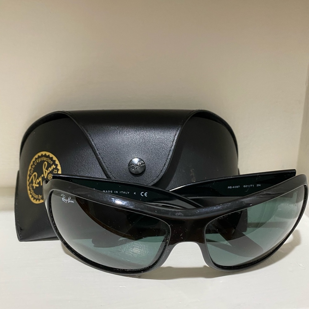 Women’s Ray Ban Sunglasses